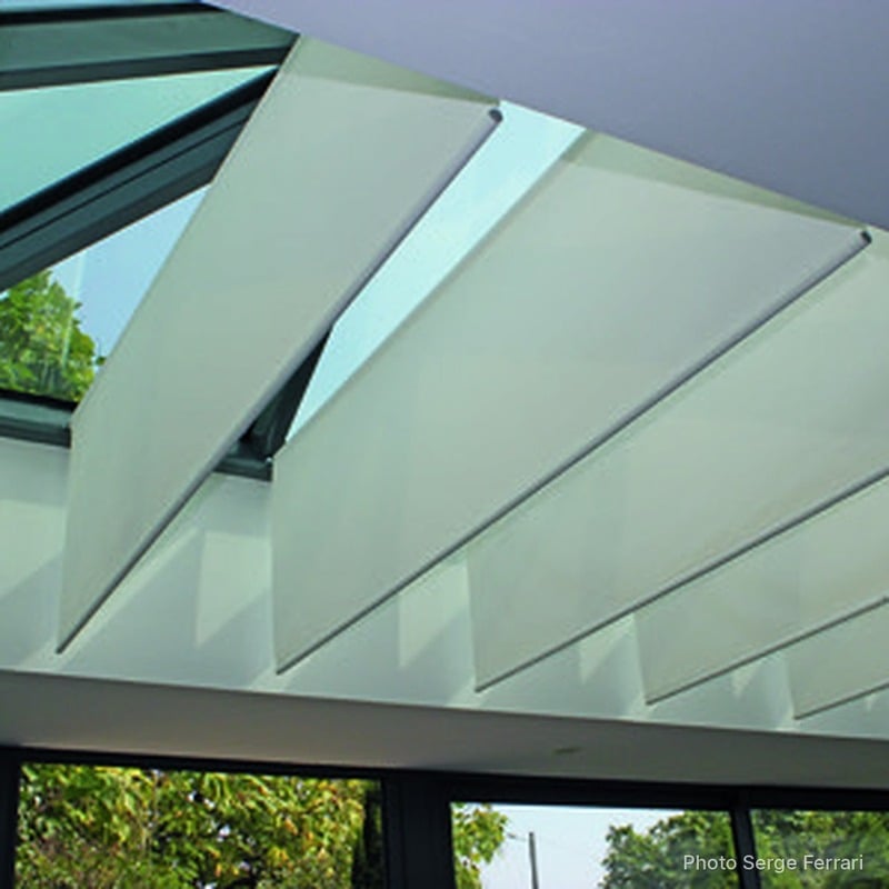 Baffles en Tenseo Comfort AW sous une verrière